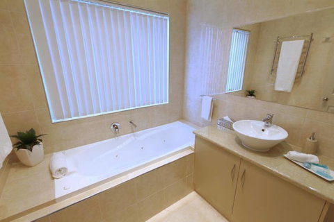 Casavino Luxury Villa - Hotel Gold Coast 26