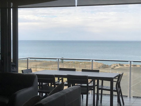 Penneshaw Oceanview Apartments - Hotel Gold Coast 2