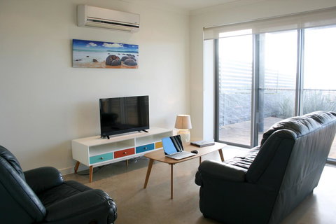 Penneshaw Oceanview Apartments - Hotel Gold Coast 11