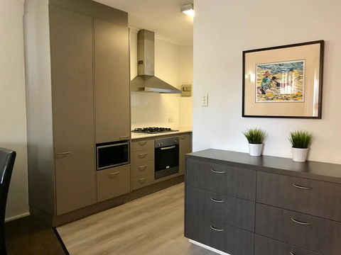 Adelaide DressCircle Apartments - Archer Street - Hotel Gold Coast 1