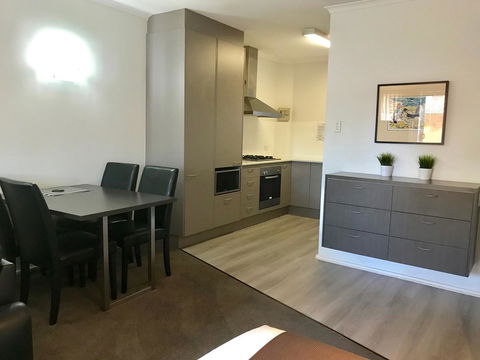 Adelaide DressCircle Apartments - Archer Street - Hotel Gold Coast 5