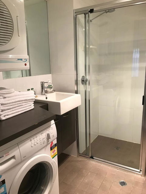 Adelaide DressCircle Apartments - Archer Street - Hotel Gold Coast 3