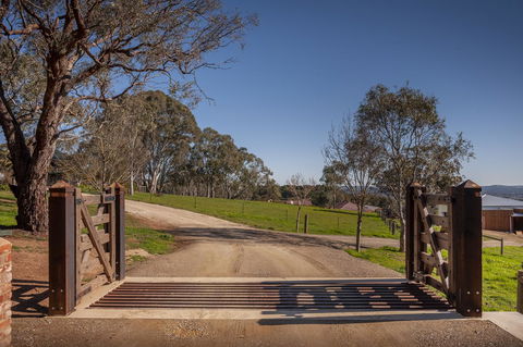 Angaston Saleyards Luxury Accommodation - Hotel Gold Coast 31