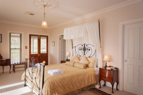 Angaston Saleyards Luxury Accommodation - Hotel Gold Coast 6