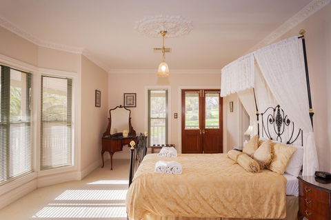 Angaston Saleyards Luxury Accommodation - Hotel Gold Coast 1