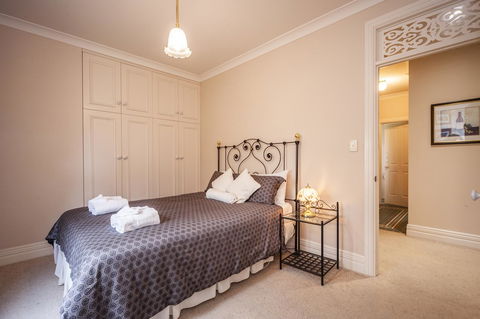 Angaston Saleyards Luxury Accommodation - Hotel Gold Coast 16