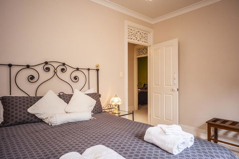 Angaston Saleyards Luxury Accommodation - Hotel Gold Coast 3