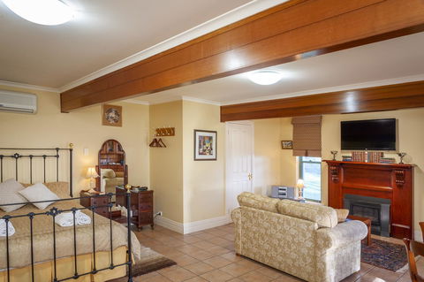 Angaston Saleyards Luxury Accommodation - Hotel Gold Coast 20