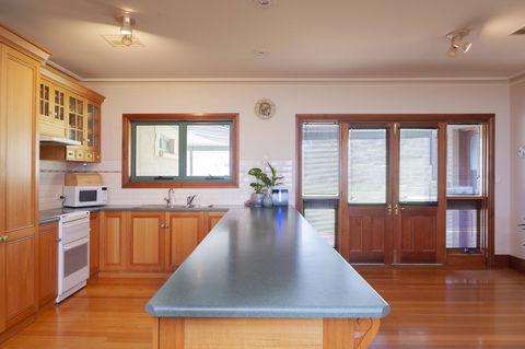 Angaston Saleyards Luxury Accommodation - Hotel Gold Coast 4