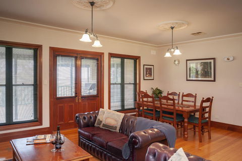 Angaston Saleyards Luxury Accommodation - Hotel Gold Coast 7