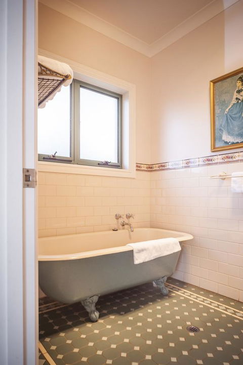 Angaston Saleyards Luxury Accommodation - Hotel Gold Coast 13