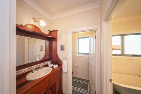 Angaston Saleyards Luxury Accommodation - Hotel Gold Coast 14