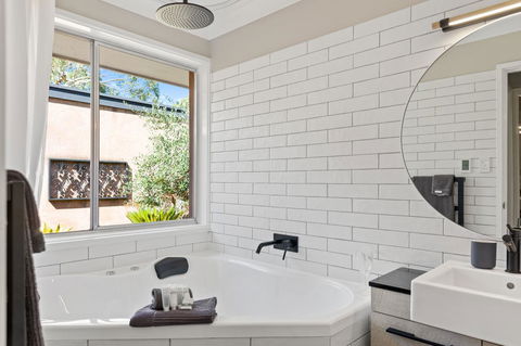 Adelaide Hills Retreats - Hotel Gold Coast 17