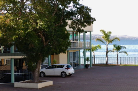 Hilton Beachfront Motel - Hotel Gold Coast 42