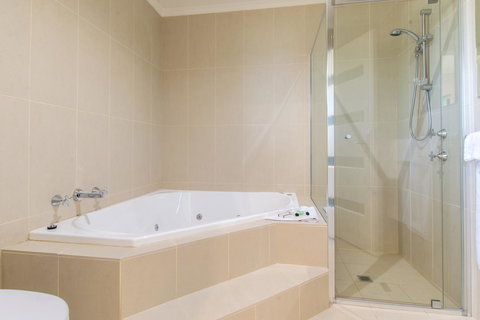 Mick O\'Sheas - Hotel Gold Coast 22