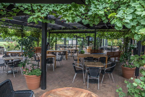 Mick O\'Sheas - Hotel Gold Coast 38