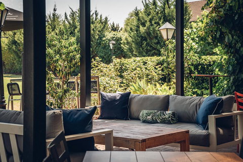 Mick O\'Sheas - Hotel Gold Coast 33