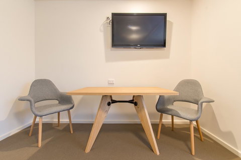 Mick O\'Sheas - Hotel Gold Coast 8