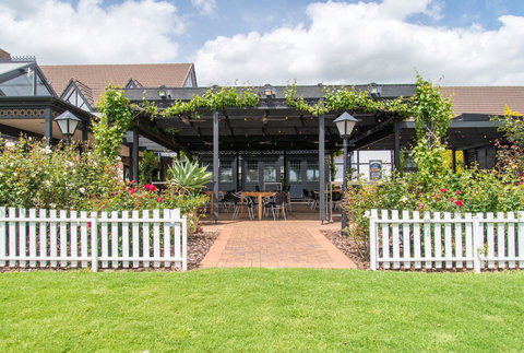 Mick O\'Sheas - Hotel Gold Coast 39