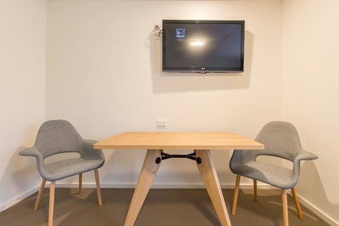 Mick O\'Sheas - Hotel Gold Coast 13