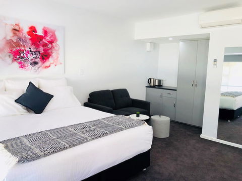 The Avenue Inn - Hotel Gold Coast 0