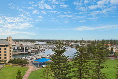 Beachside Luxury & Comfort, Ocean Views In Glenelg - Hotel Gold Coast 4