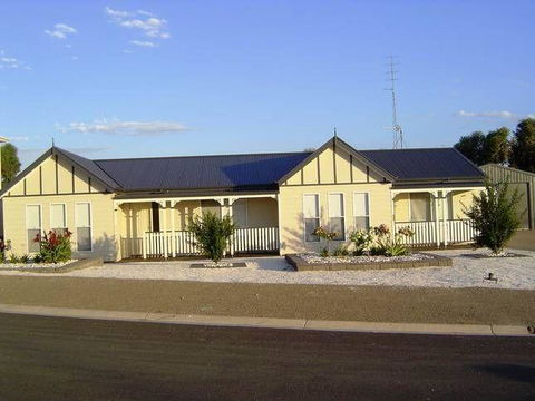 Moontana - Hotel Gold Coast 0