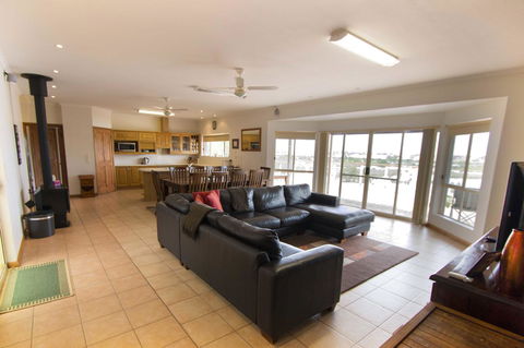 Limestone Ridge - Hotel Gold Coast 4