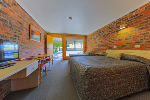 Country Roads Motor Inn Naracoorte - Hotel Gold Coast 10