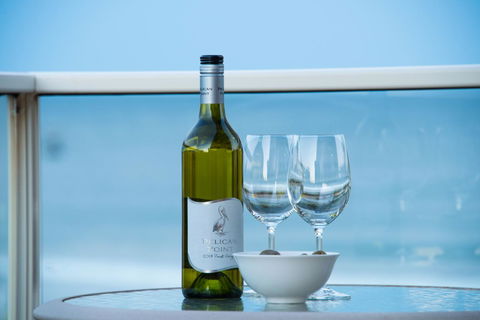 Stylish 3 Bedroom Beachview Apartment - Hotel Gold Coast 4