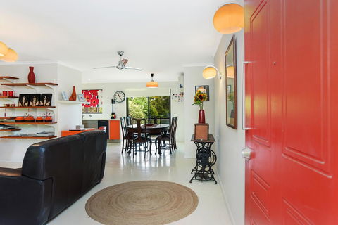 Red Door - Hotel Gold Coast 0