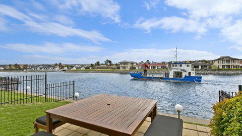 Salt Waterfront Apartment - Hotel Gold Coast 0