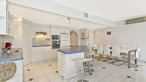 Salt Waterfront Apartment - Hotel Gold Coast 1