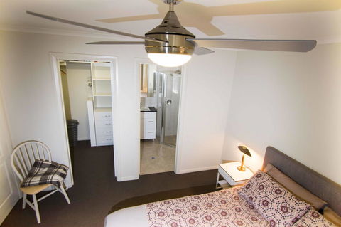 Brock's Base - Hotel Gold Coast 10