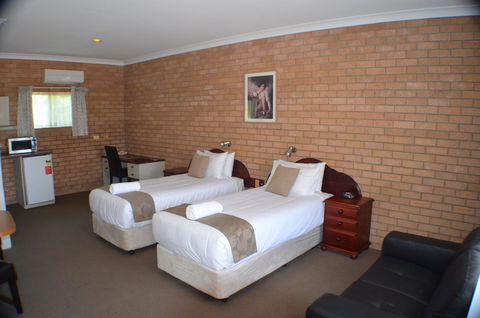 Deer Park Motor Inn Armidale - Hotel Gold Coast 3