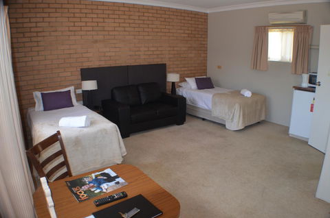 Deer Park Motor Inn Armidale - Hotel Gold Coast 11