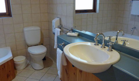 Coonawarra Place Motor Inn - Hotel Gold Coast 18