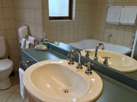 Coonawarra Place Motor Inn - Hotel Gold Coast 44