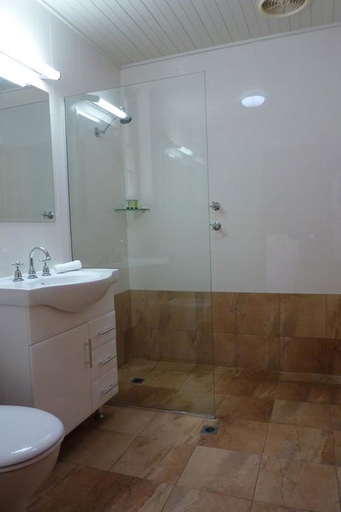 Coonawarra Place Motor Inn - Hotel Gold Coast 13