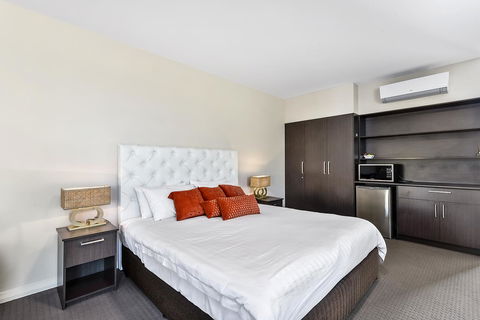 Robe Marina Accommodation - Hotel Gold Coast 11