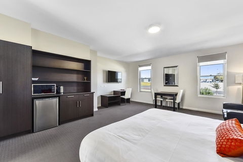 Robe Marina Accommodation - Hotel Gold Coast 13
