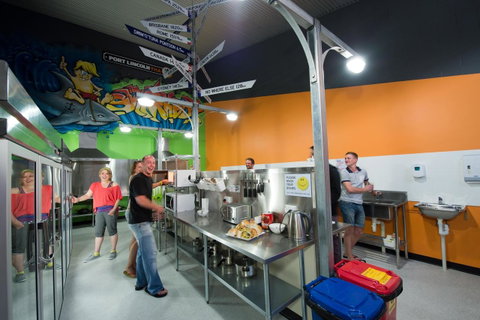 Port Lincoln Studio Apartments - Hotel Gold Coast 26