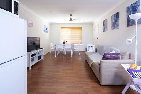 Aurora Holiday Apartment @West Beach - Hotel Gold Coast 3