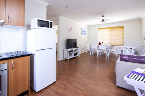 Aurora Holiday Apartment @West Beach - Hotel Gold Coast 1