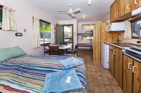 Echo Holiday Parks - Naracoorte - Hotel Gold Coast 2