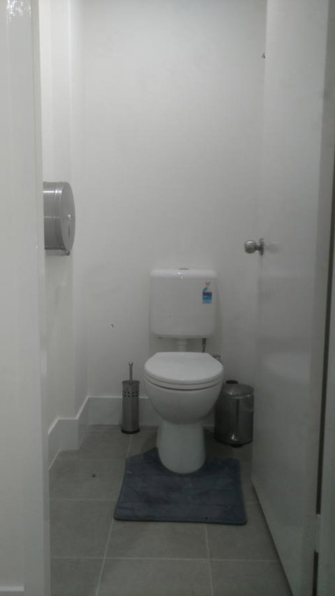 Perth City Backpackers Hostel - Note - Valid Passport Required To Check In - Hotel Gold Coast 16