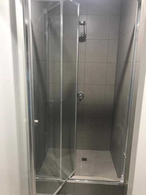 Perth City Backpackers Hostel - Note - Valid Passport Required To Check In - Hotel Gold Coast 15