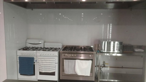 Perth City Backpackers Hostel - Note - Valid Passport Required To Check In - Hotel Gold Coast 10