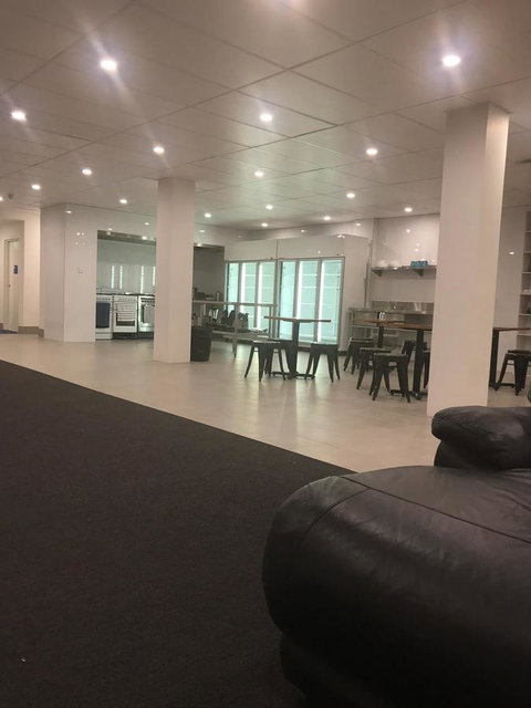 Perth City Backpackers Hostel - Note - Valid Passport Required To Check In - Hotel Gold Coast 11