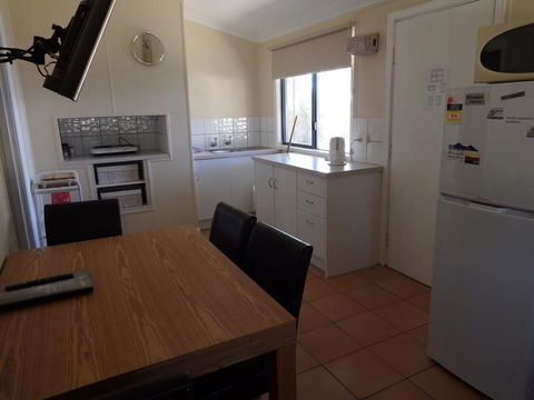 Lazy Lobster Holiday Units & Chalets - Hotel Gold Coast 6